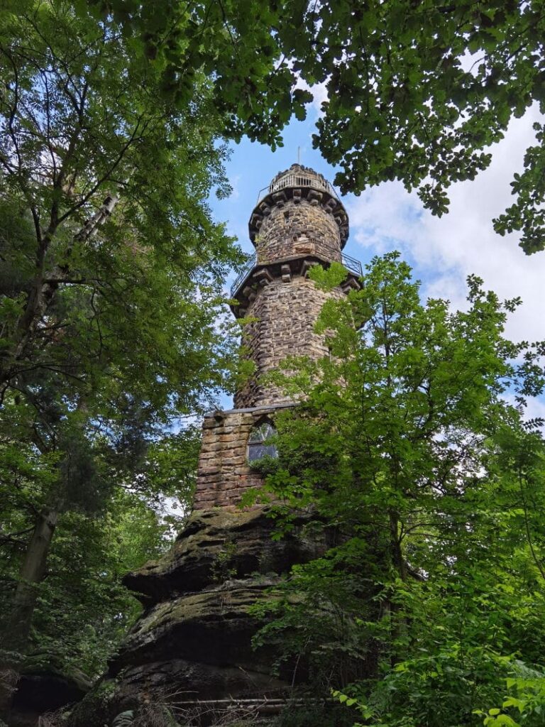 Pfaffenstein Sächsische Schweiz - oben steht dieser Aussichtsturm