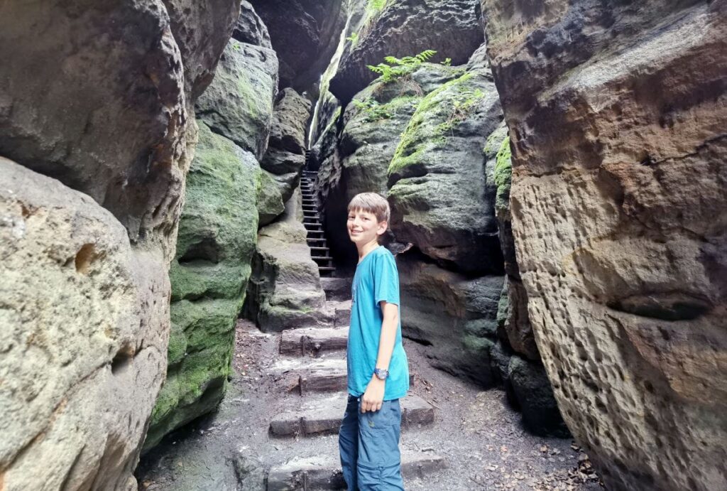 Pfaffenstein Sächsische Schweiz - kurzweilige Wanderung zwischen den Felsen aufs Aussichtsplateau