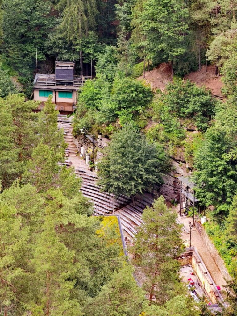 Der Blick auf die Felsenbühne Rathen