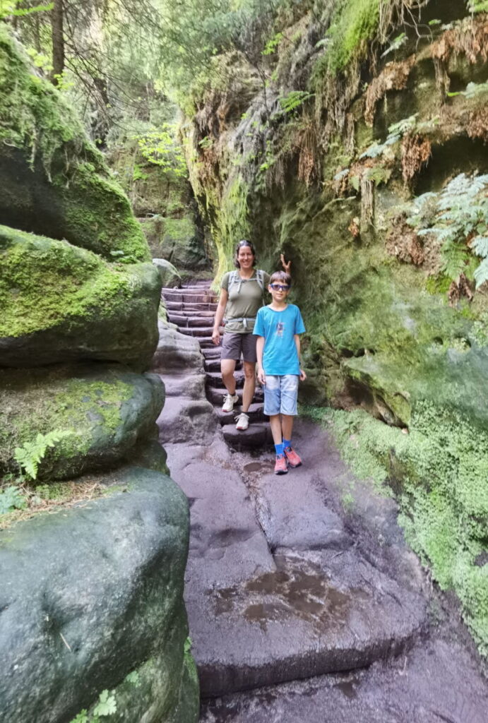 Auf der Bastei wandern - die Felsenschlucht der Schwedenlöcher