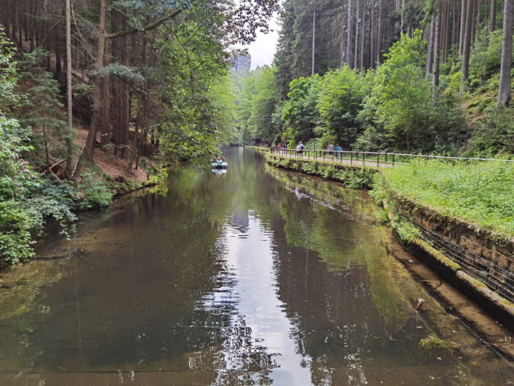 Von Rathen geht es hinein in den idyllischen Amselgrund 