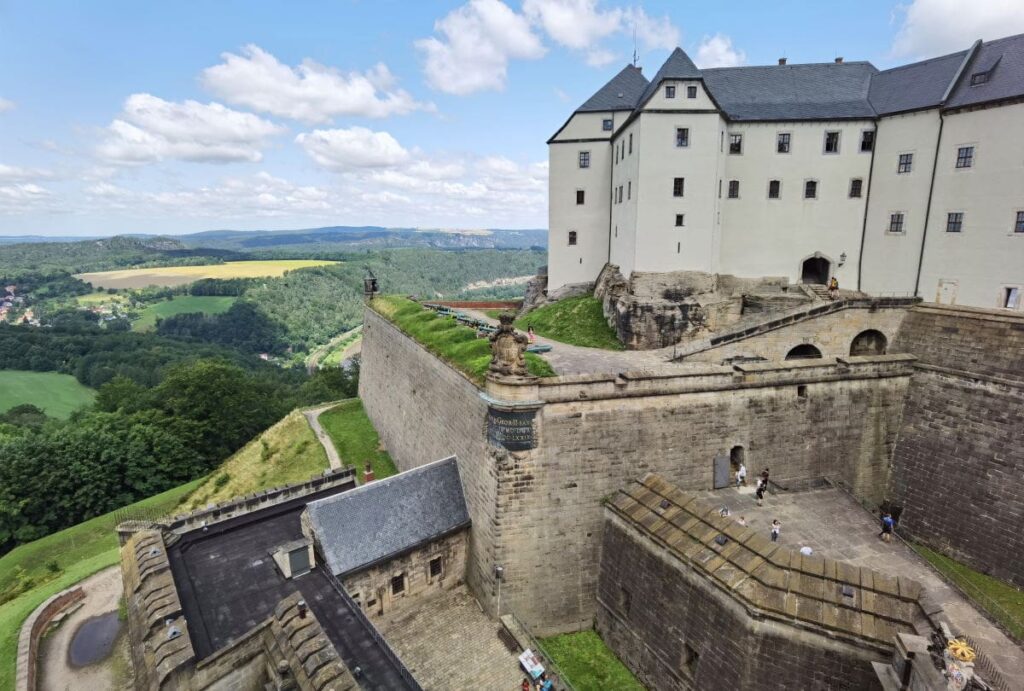 Die Festung Königstein ist sehenswert und während der Öffnungszeiten für Besucher geöffnet